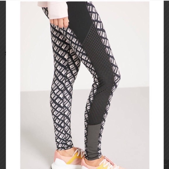 Sweaty Betty London The Zero Gravity Leggings - Picture 2 of 5